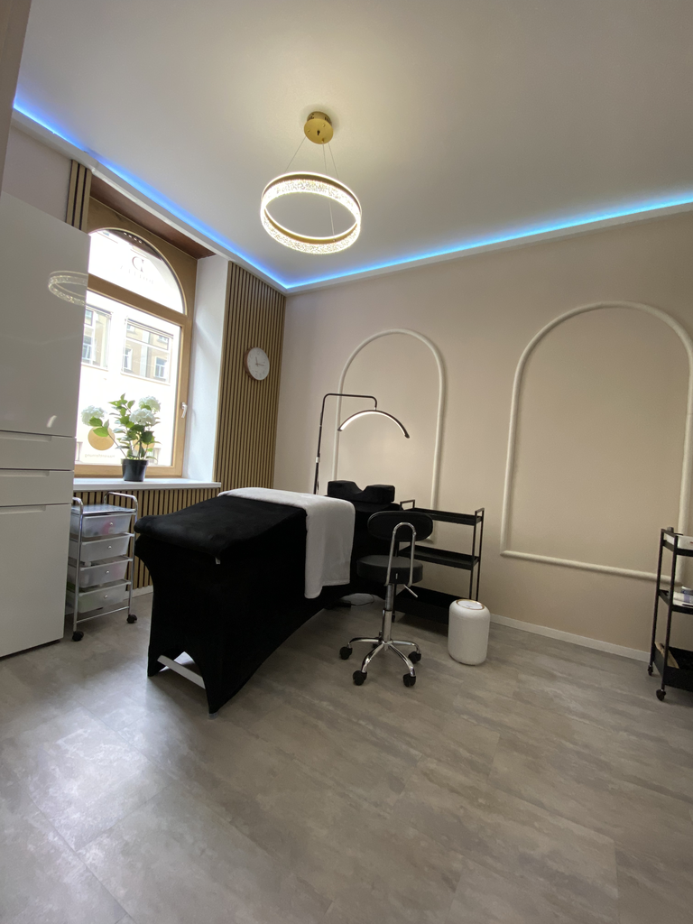 Lash Liege 1 (L) – Arbeitsplatz für Lashes & Brows